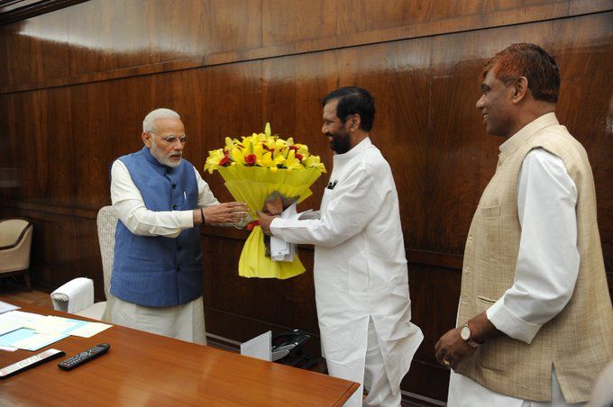 ‘Void in our nation’: PM Modi, others condole Union Minister Ram Vilas Paswan’s death