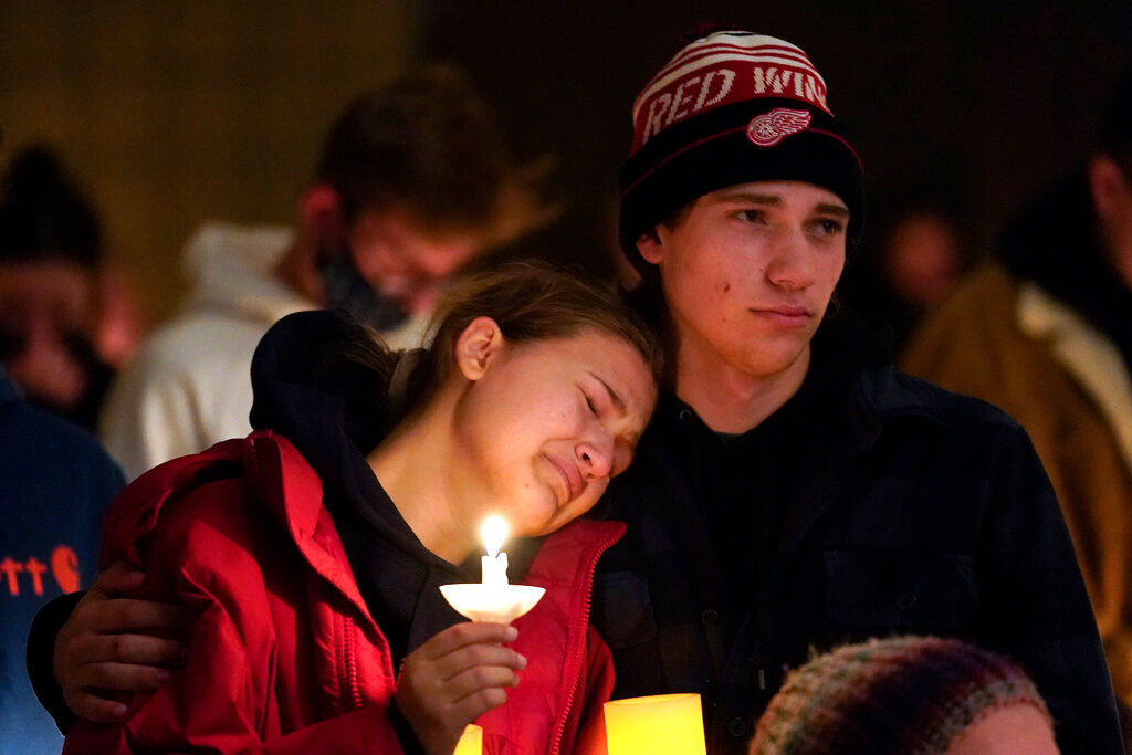 Michigan school shooting: 4th student dies, police look for shooters motive