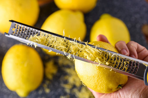 You will never throw away lemon peels after reading this