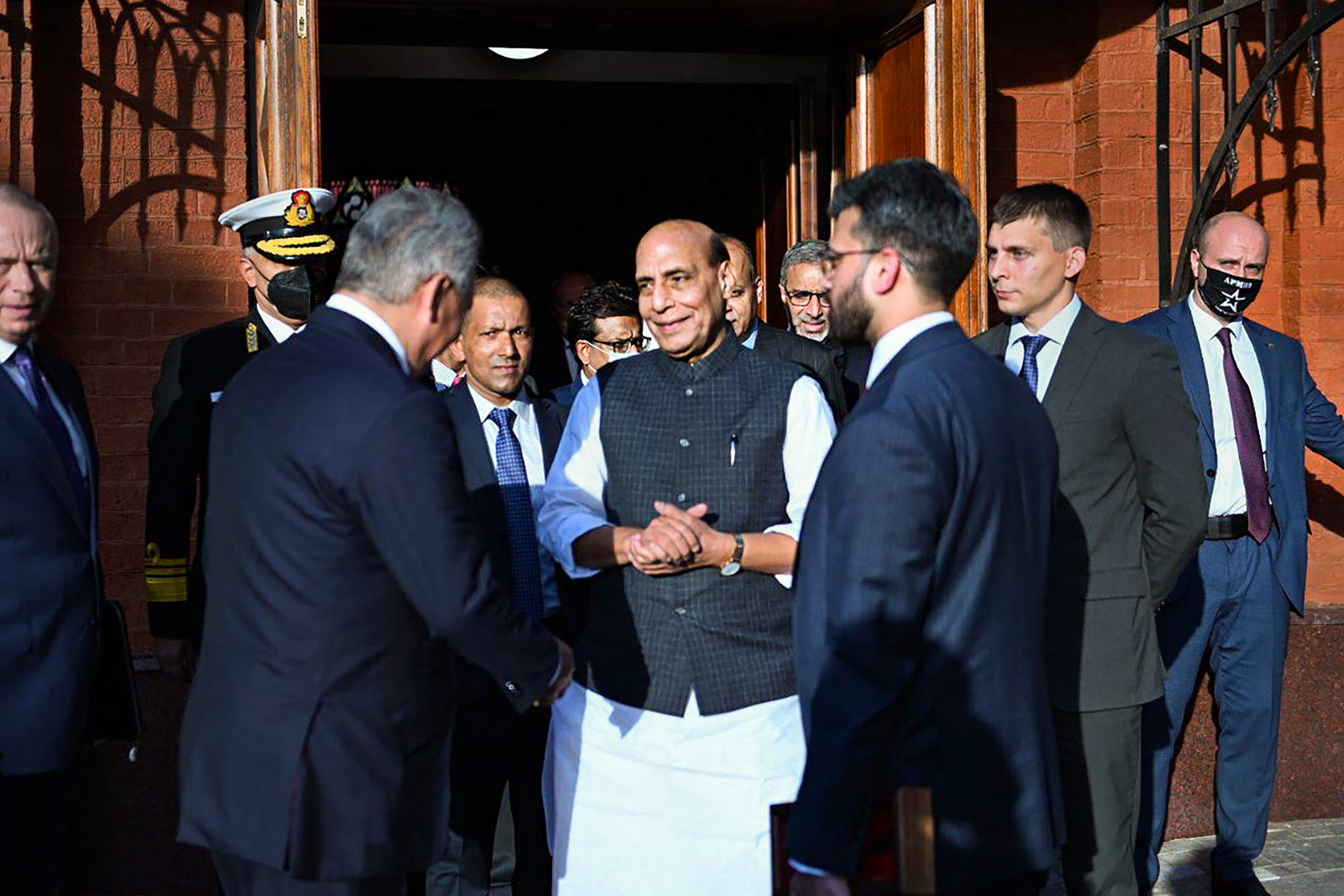 Amid Ladakh tension, Rajnath Singh likely to meet Chinese defence minister in Moscow