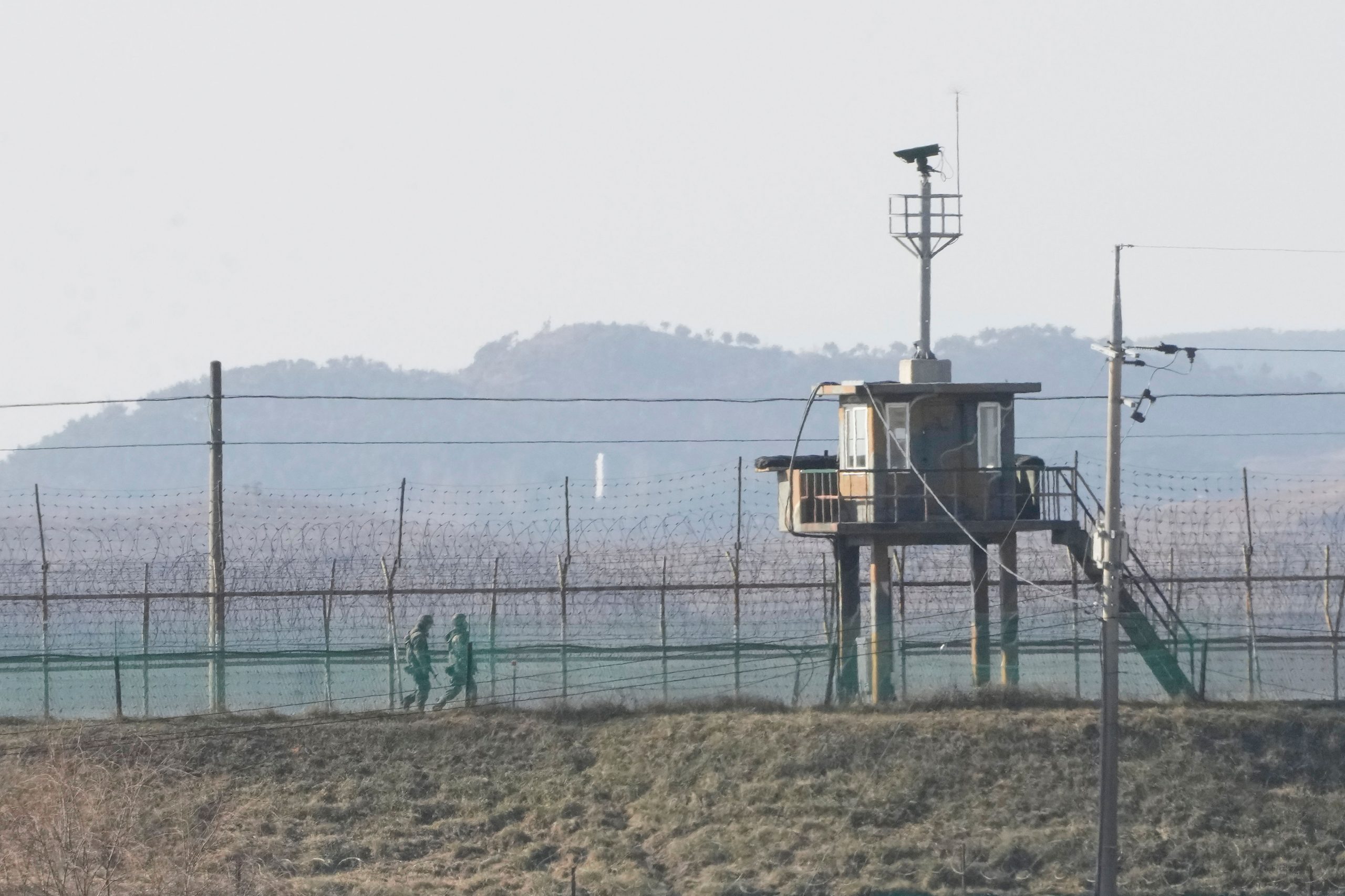 North Korean defected to South Korea a year back; climbed barbed wire fence to return