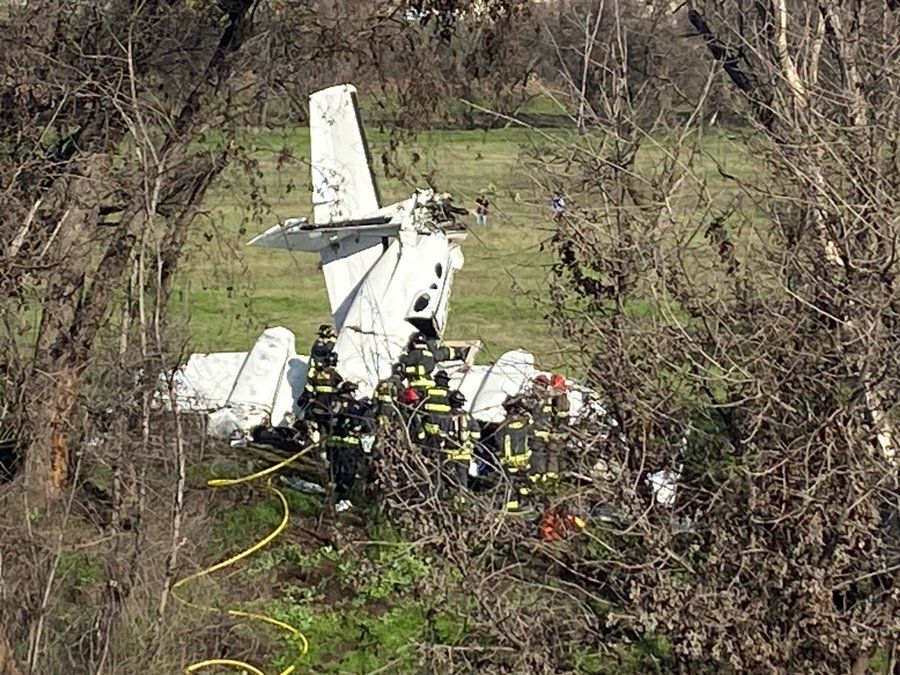 Cessna 414 aircraft crash near Modesto airport, California, kills pilot on board