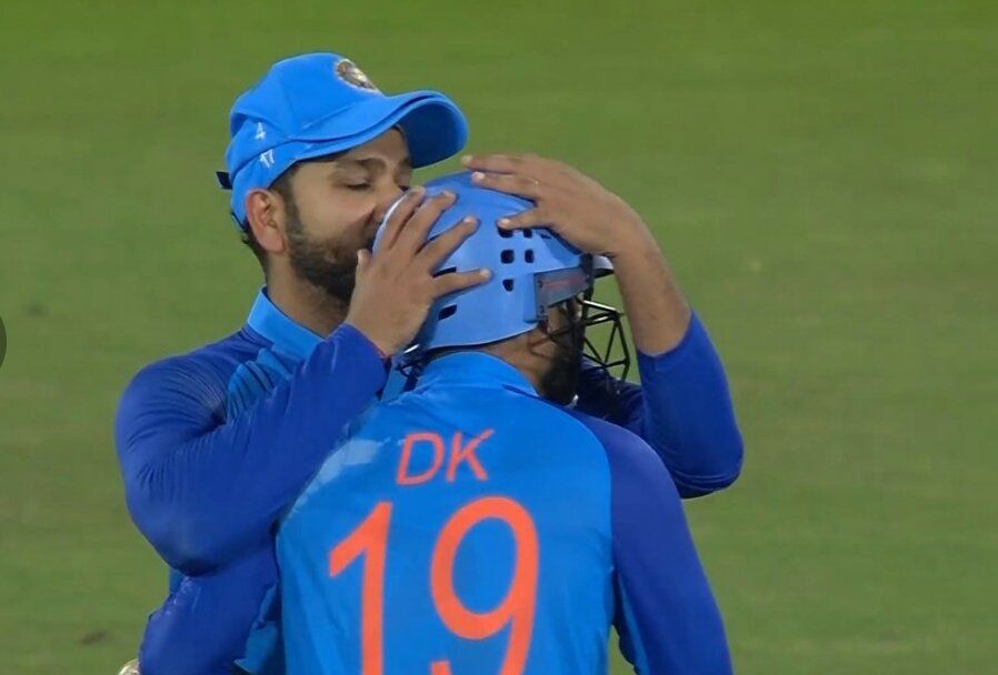 Watch: Relieved Rohit kisses Dinesh Kartik’s helmet after Maxwell run out