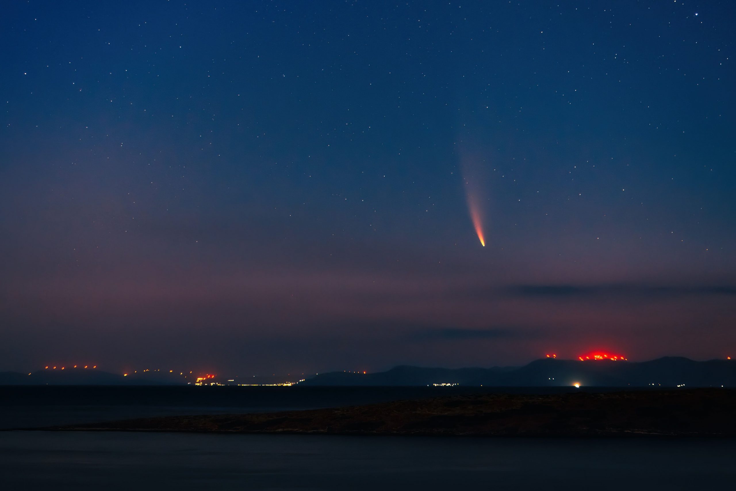 Huge meteor spotted in UK night sky: Watch