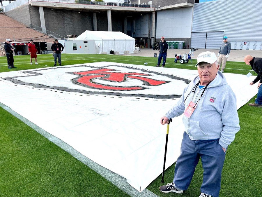 Who is George Toma, 94-year-old groundskeeper who has prepped the field for every Super Bowl game?