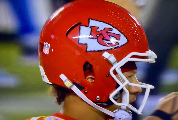Why is Patrick Mahomes’ helmet so high? Fans wonder as Kansas City Chiefs take on Philadelphia Eagles in Super Bowl 2023
