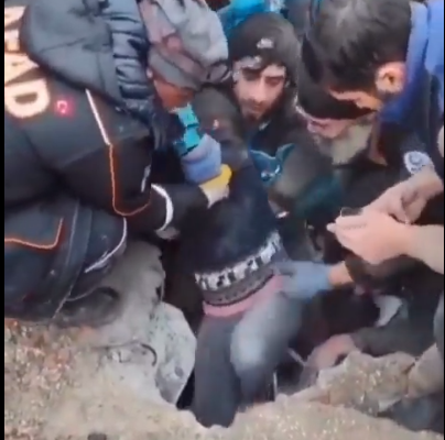 Young Turkish girl pulled out of rubble after earthquake ravages Sanliurfa province: Watch