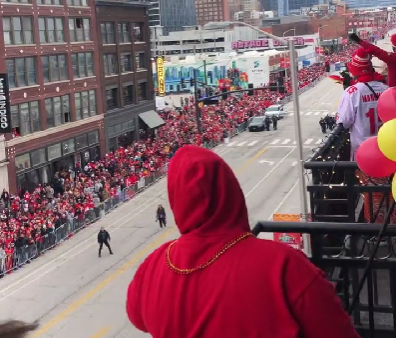 Kansas City Chief’s parade cop catches football flung from 6th floor: Watch