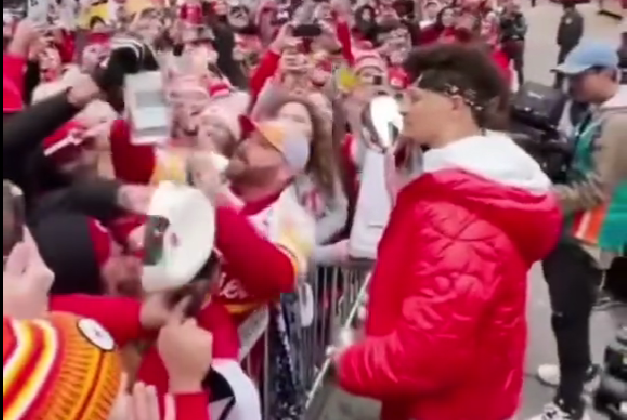 Patrick Mahomes gives Lombardi Trophy to fan at Kansas City Chiefs’ Super Bowl parade and leaves: Watch