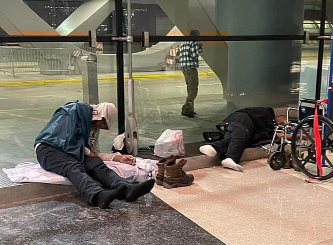 Chicago’s O’Hare International Airport terminal fills with filthy homeless shelters, raising safety concerns