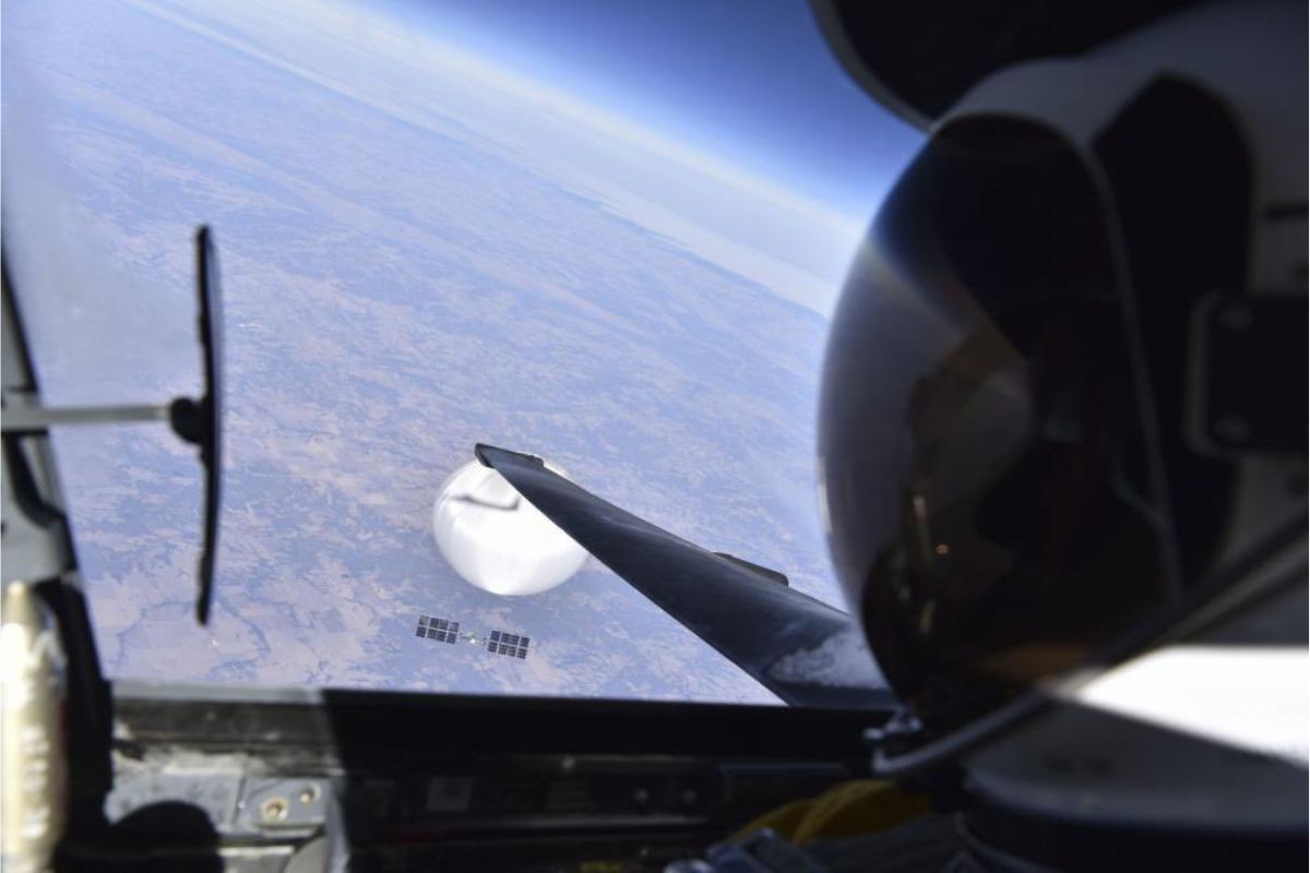 Pentagon releases selfie taken by US pilot on U-2 spy plane flying over the Chinese spy balloon: Watch