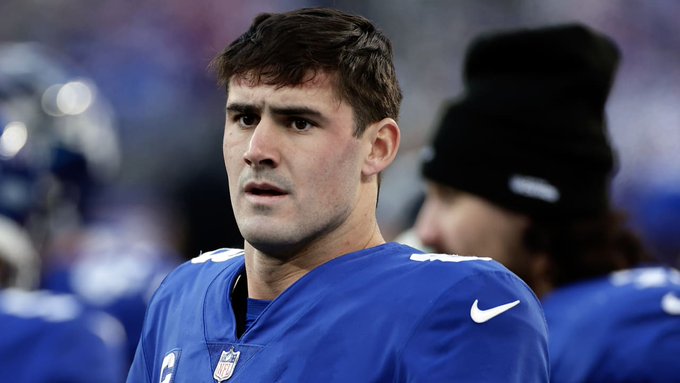 New York Giants controversially leave Daniel Jones in the game in 4th quarter behind 0-40