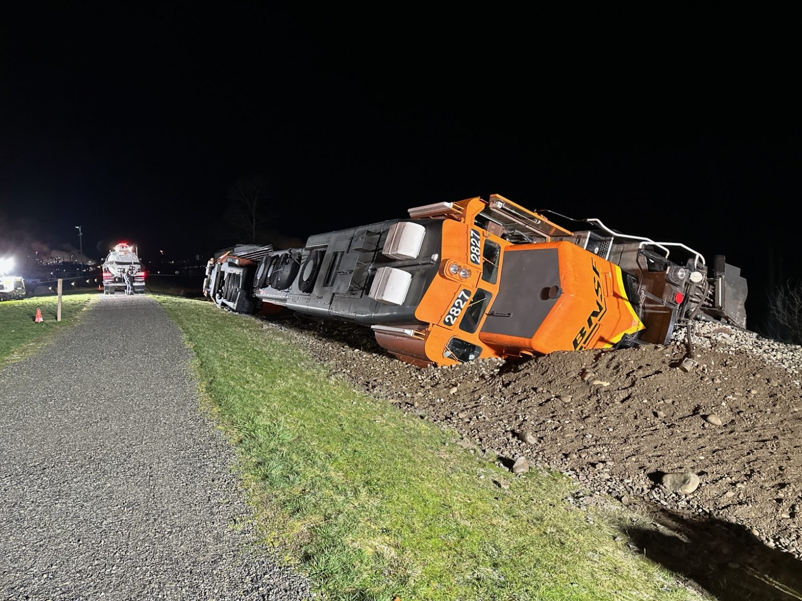 BNSF freight train derailments: 5,000 gallons of diesel spilled in Anacortes, Washington hours after corn syrup spillage in Topock, Arizona