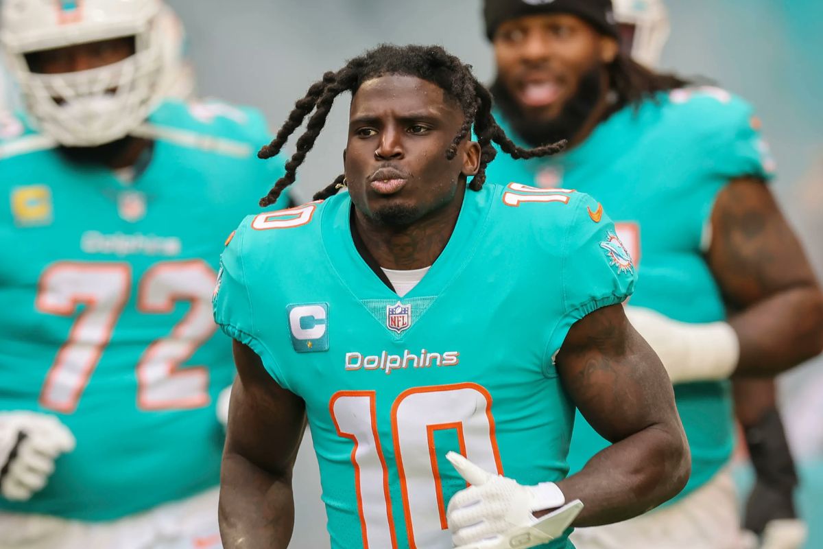 Tyreek Hill injury update: Miami Dolphins WR suffers leg injury vs Carolina Panthers | Watch Video