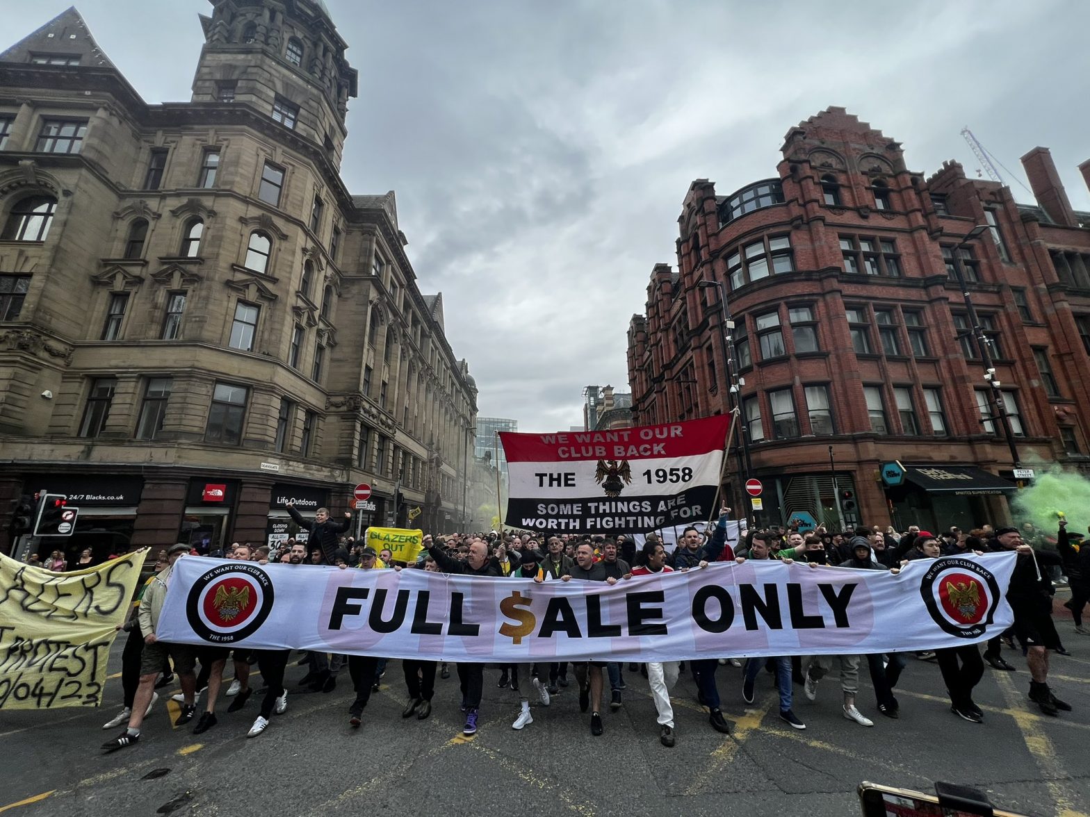 ‘Full Sale Only’: Watch Manchester United fans protest rally ahead of Premier League fixture against Aston Villa