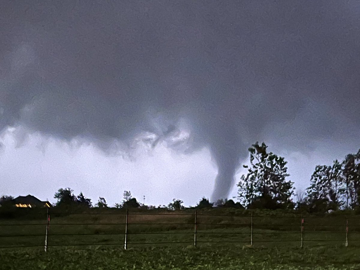 Goldsby, Oklahoma tornado warning: Twister moving towards Noble, Norman, Pink, and Newalla