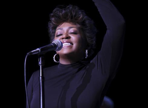 Anita Baker concert: Fans ask for ticket refund after 2 hr delay, Babyface’s absence at Prudential Center, Newark