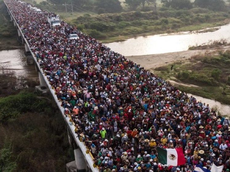Videos of thousands of migrants allegedly crossing into Brownsville, Texas go viral as Title 42 ends| Watch