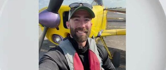 Who is Mitchell Knaus, pilot from fatal banner plane crash in Hollywood?