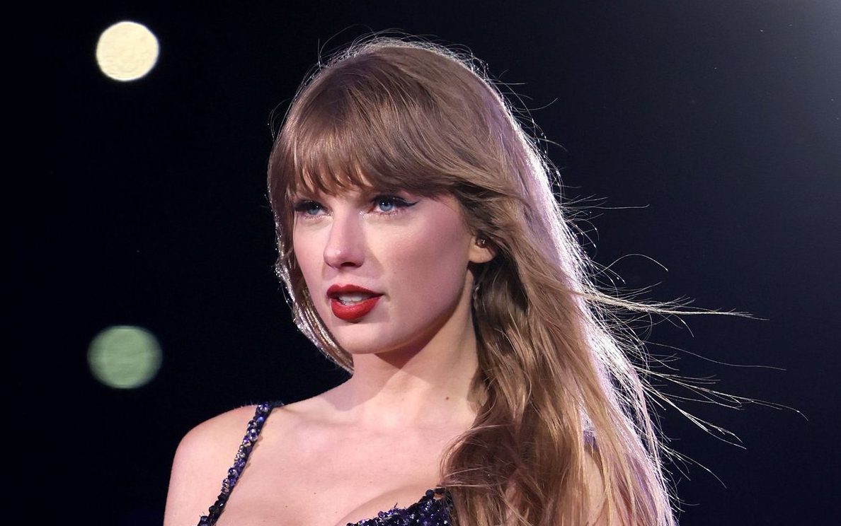 Taylor Swift sings I think he knows as surprise song in Foxborough The Eras Tour concert: Watch