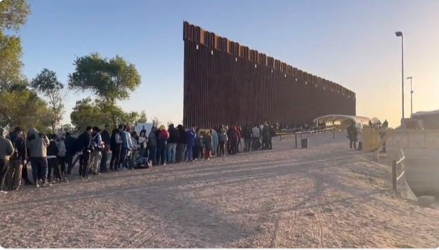When is Title 42 ending? Migrants line up at Yuma, Arizona border, Black Hawk helicopter circles the skies| See videos