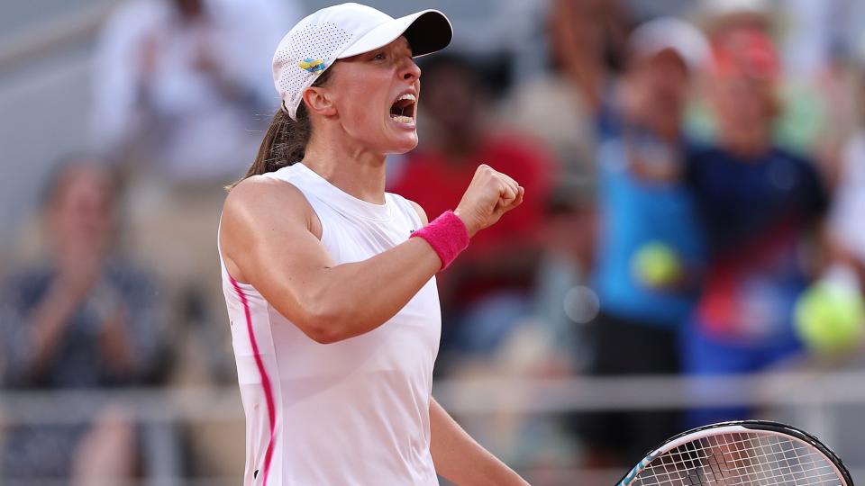 Iga Swiatek beats Karolina Muchova to clinch third French Open, Fans congratulate Polish star