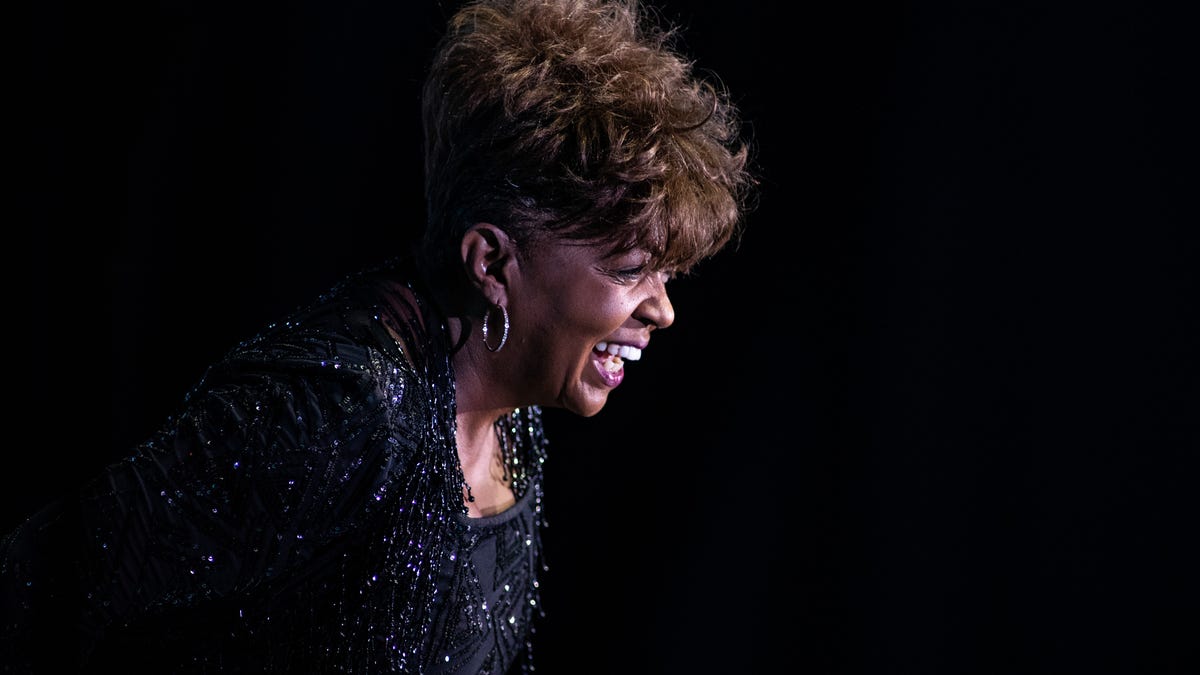 Why has Anita Baker removed Babyface from rest of her North American tour