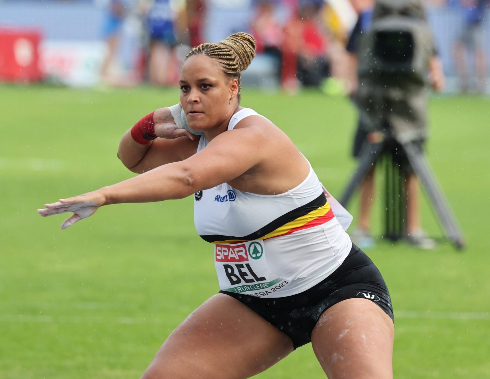Who is Jolien Boumkwo, Belgium shot putter runs 100-meter hurdles to save team from disqualification