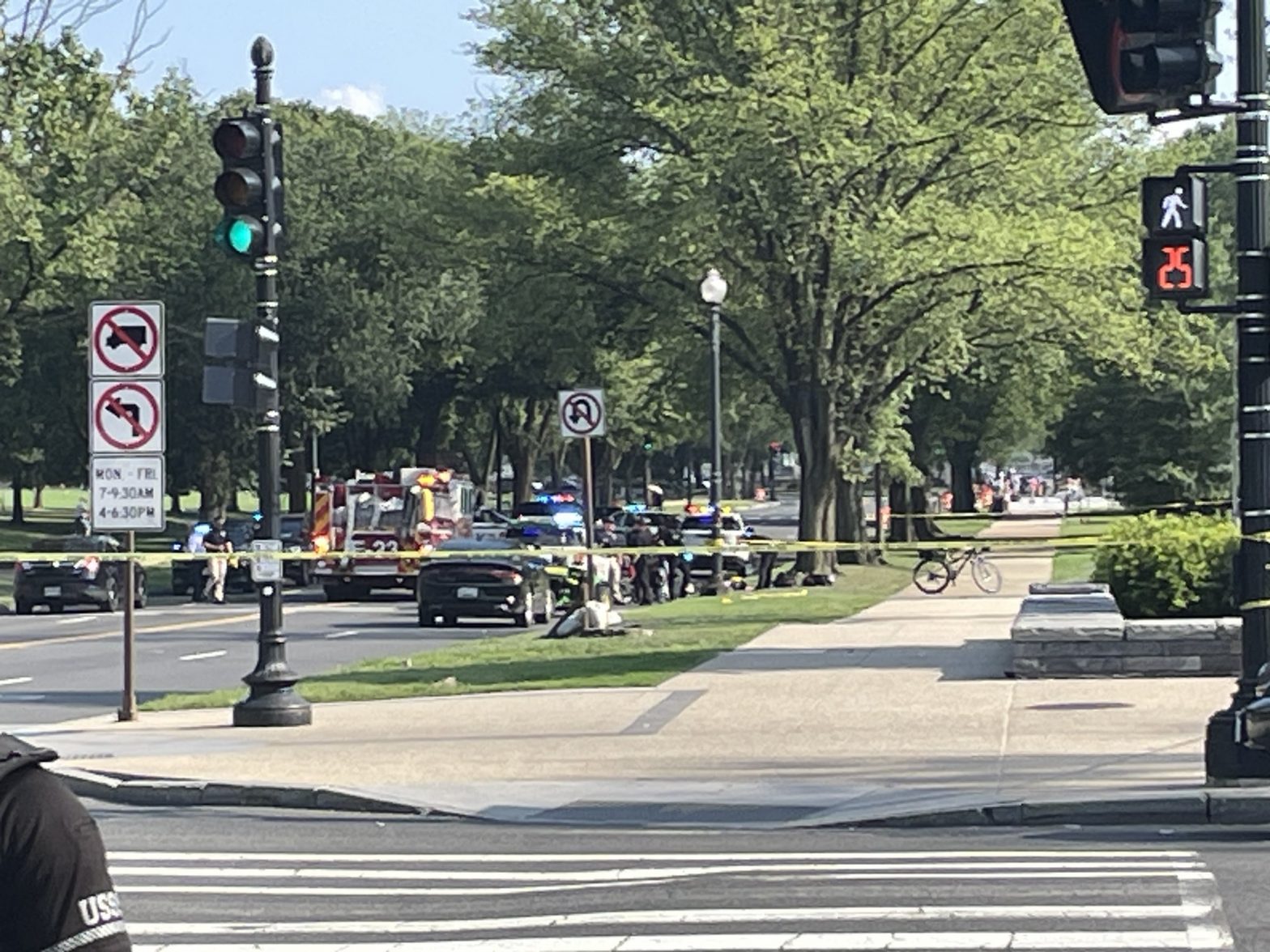 Washington DC hit and run: One person dead after driver runs red light trying to evade Secret Service officers | Watch video