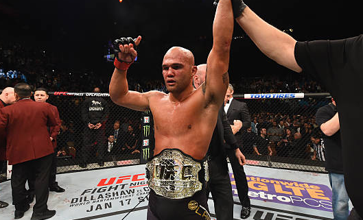 Robbie Lawler knocks out Niko Price in farewell match at UFC 290 | Watch Video