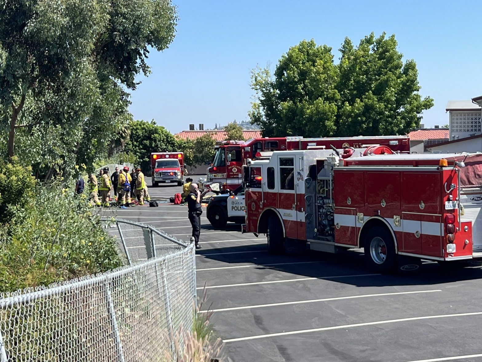 Small plane crashes in La Mesa, at least 2 people pulled out
