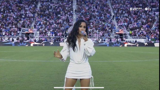 Becky G sings the national anthem on Messi’s debut for Inter Miami against Cruz Azul: Watch