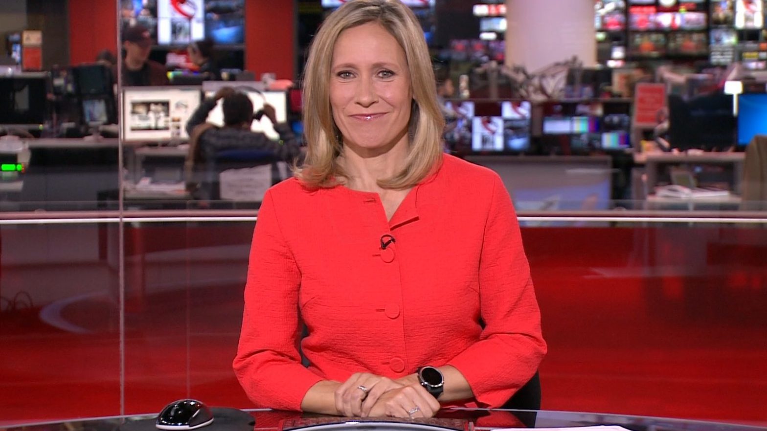 BBC presenter Sophie Raworth mistakenly says Huw Edwards has resigned, clarifies later | Watch video
