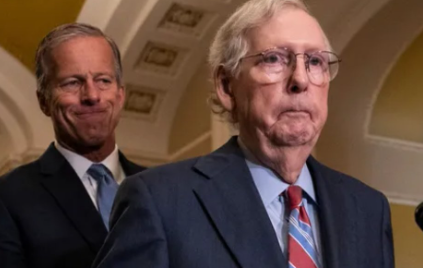 Mitch McConnell moves slower, uses wheelchair in crowd, refuses to talk about health issues with GOP senators