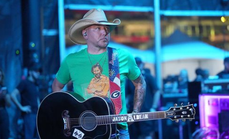 Truth behind Jason Aldean not leaving tip after ordering 65 Burritos in ‘small town’ Charleston
