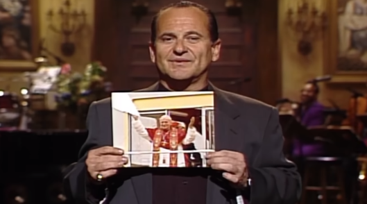 Joe Pesci wanted to ‘smack’ Sinead O’Connor after ripping Pope John Paul II’s photo on SNL |  Watch video