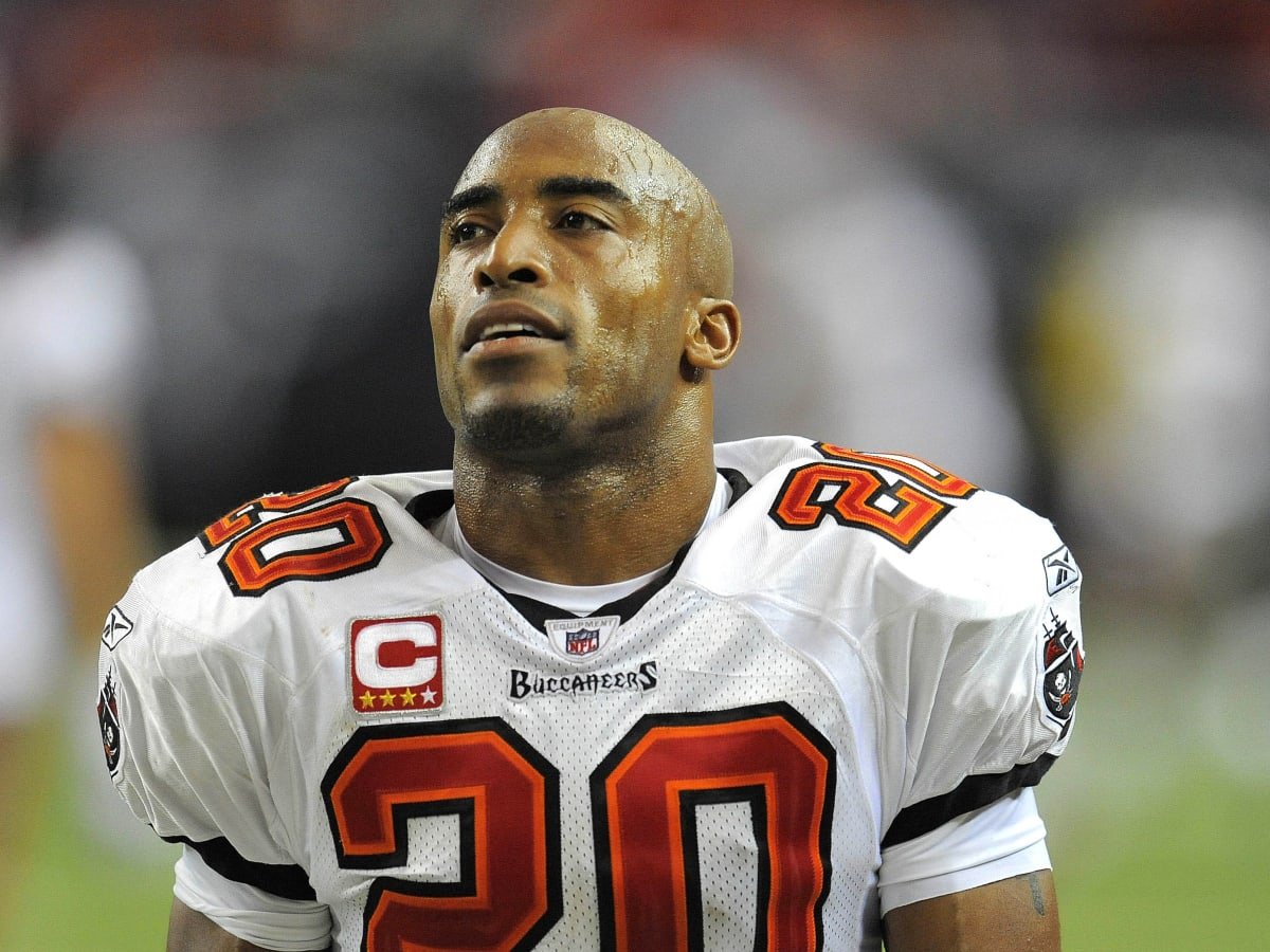 Who is Rondé Barber? Former Tampa Bay Buccaneers cornerback inducted into Hall of Fame