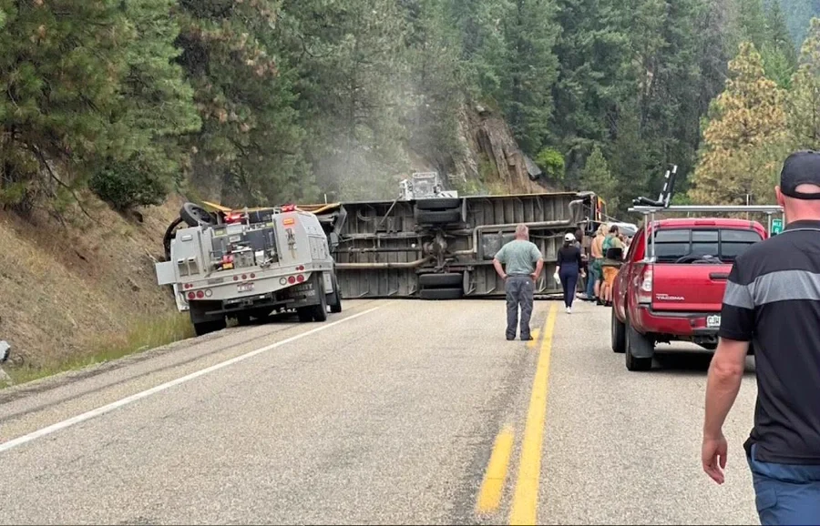 Idaho school bus crashes at Highway 55, 11 injured and 7 serious