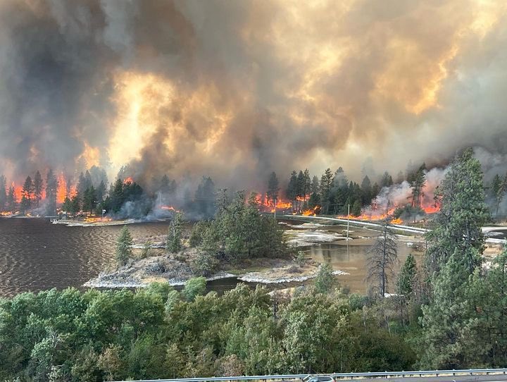 Washington wildfire: One killed, thousands under evacuation orders