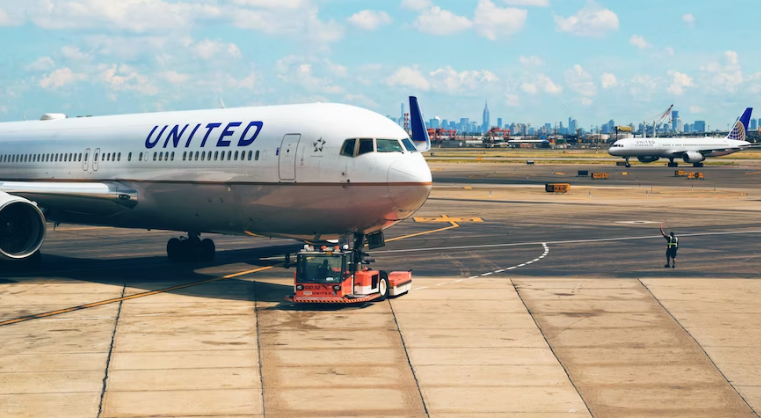 Who is Kenneth Henderson Jones, United Airlines pilot seen attacking Denver Airport parking gate with ax?