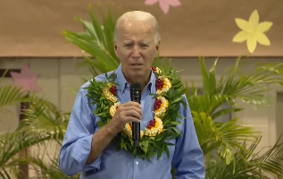 Joe Biden says ‘that’s some hot ground, man’ in Maui before his speech on Hawaii wildfires | Watch video