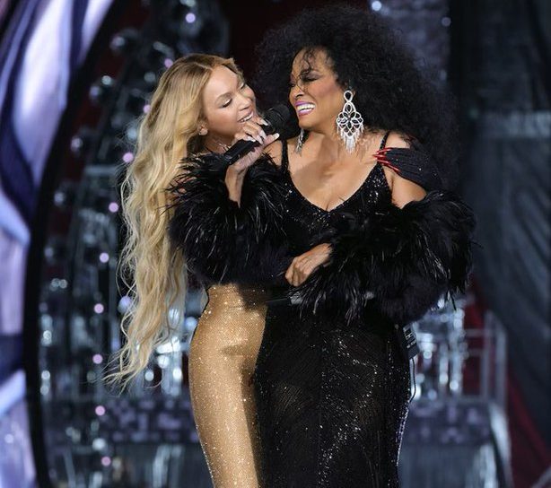Beyonce’s heartwarming hug with Diana Ross lights up the Renaissance World Tour in Inglewood, California