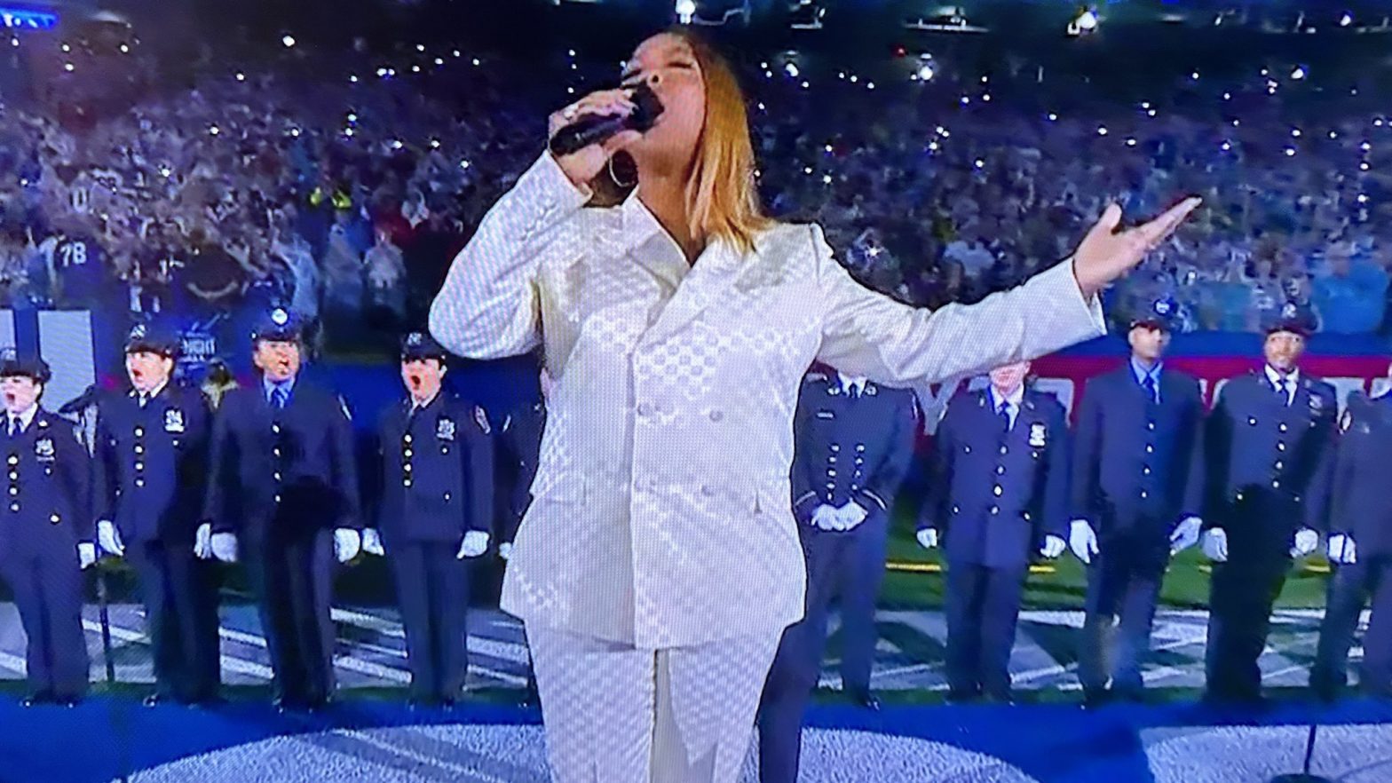 Queen Latifah sings national anthem at New York Giants vs Dallas Cowboys match | Watch video
