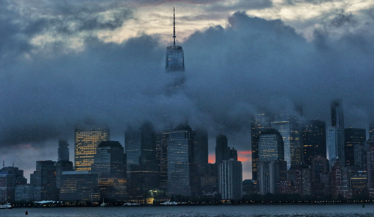 One World Trade Center covered in fog on 22nd anniversary of 9/11 | Photo