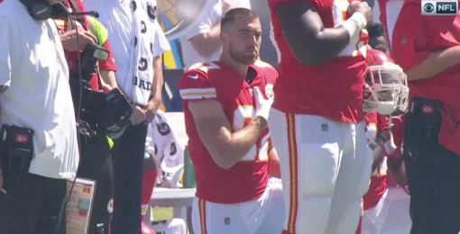 Photo of Travis Kelce kneeling during 2017 NFL game goes viral after his Pfizer commercial