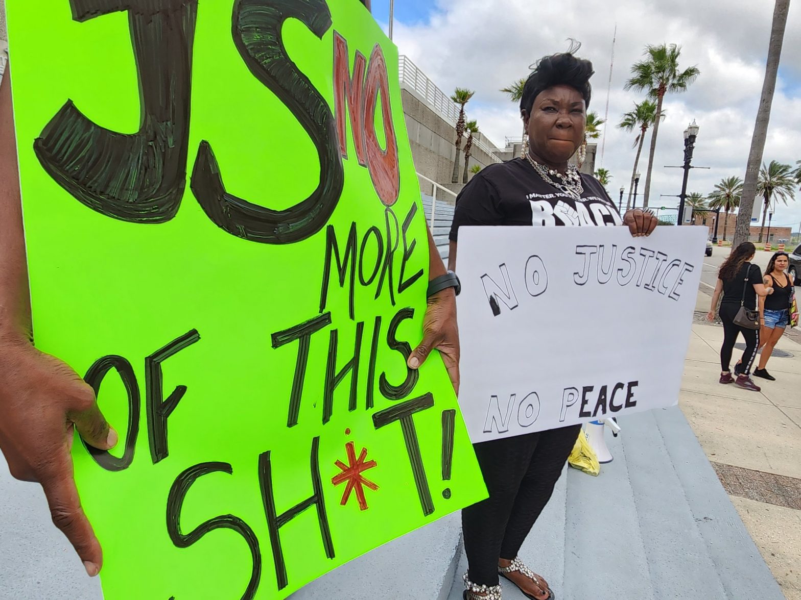 Who is Le’Keian Woods? Jacksonville residents protest against police torture and arrest of 24-year-old | Watch video
