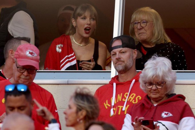 Taylor Swift sports ‘Wear’ by Erin Andrews at Chiefs vs Broncos game sparks frenzy
