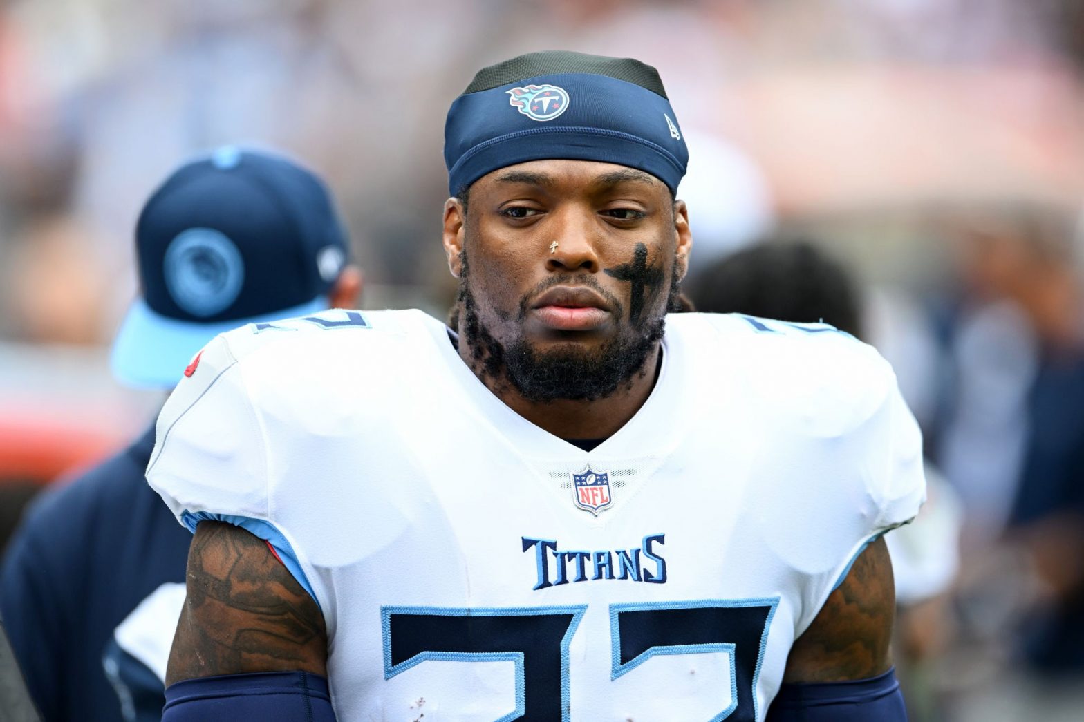 Tennessee Titans RB Derrick Henry held back following a controversial hit on Tyjae Spears | Watch Video