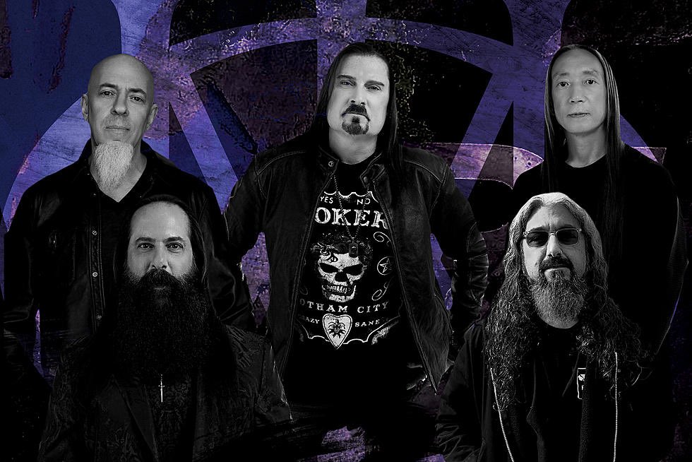 Co-founder Mike Portnoy rejoins Dream Theatre, replaces drummer Mike Mangini