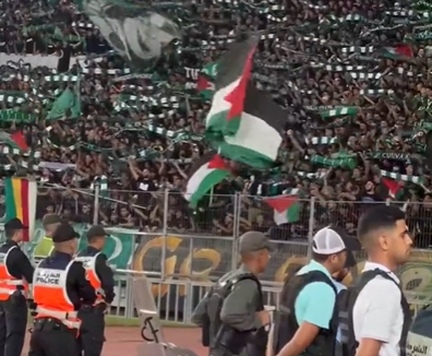 Football stadium crowd in Morocco erupts in support of Palestine amid Israel attacks | Vide